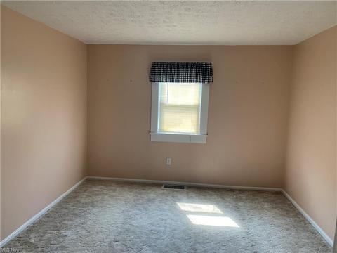 309 Wesley Ave, Elyria, OH 44035 photo 3