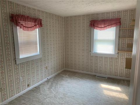 309 Wesley Ave, Elyria, OH 44035 photo 5