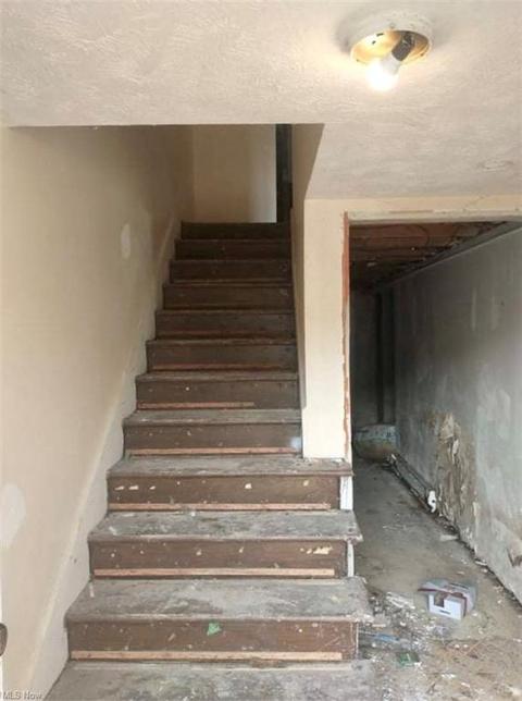 425 Jones St, Wheeling, WV 26003 photo 3