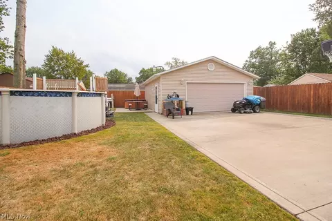 1946 E 37th St, Lorain, OH 44055 photo 17