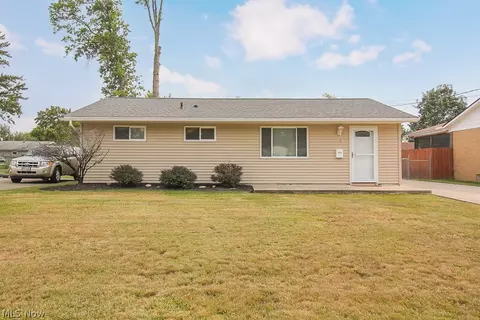 1946 E 37th St, Lorain, OH 44055 photo 1