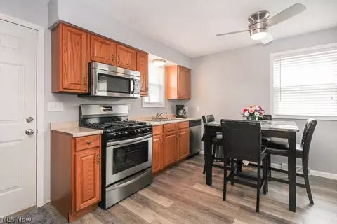 1946 E 37th St, Lorain, OH 44055 photo 13
