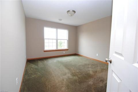 4561 Bellow Dr, Lorain, OH 44053 photo 18