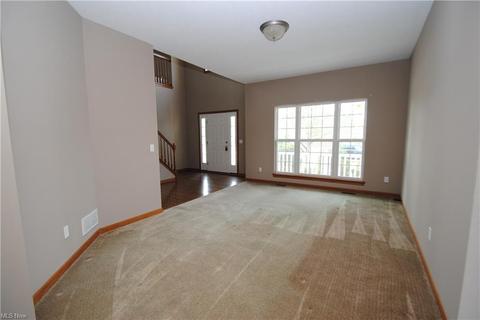4561 Bellow Dr, Lorain, OH 44053 photo 13