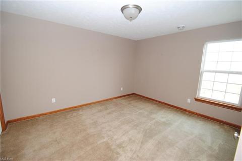 4561 Bellow Dr, Lorain, OH 44053 photo 16