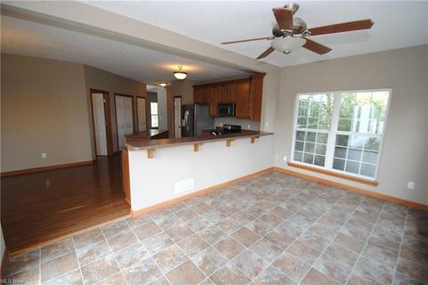 4561 Bellow Dr, Lorain, OH 44053 photo 5