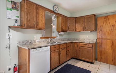 456 Como St, Struthers, OH 44471 photo 4