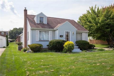 456 Como St, Struthers, OH 44471 photo 2