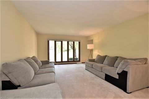 37285 Valley Forge Dr, Solon, OH 44139 photo 5
