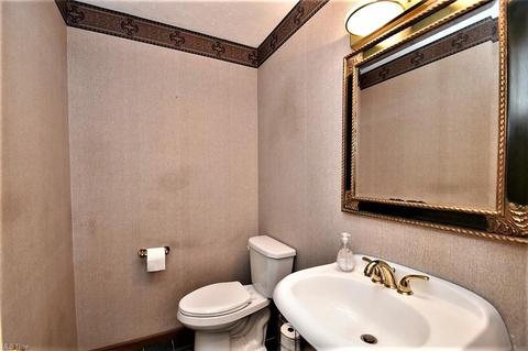 37285 Valley Forge Dr, Solon, OH 44139 photo 18
