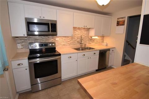 1412 Apache Trl, Stow, OH 44224 photo 4