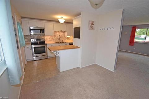 1412 Apache Trl, Stow, OH 44224 photo 3