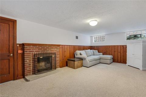 90 E 216th St, Euclid, OH 44123 photo 5