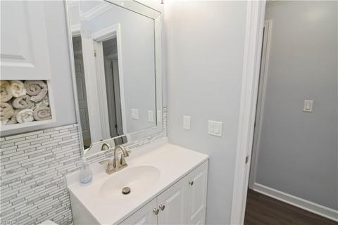 469 Jaronte Dr, Youngstown, OH 44512 photo 17