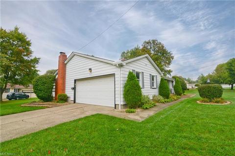 469 Jaronte Dr, Youngstown, OH 44512 photo 2