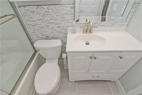 469 Jaronte Dr, Youngstown, OH 44512 photo 18