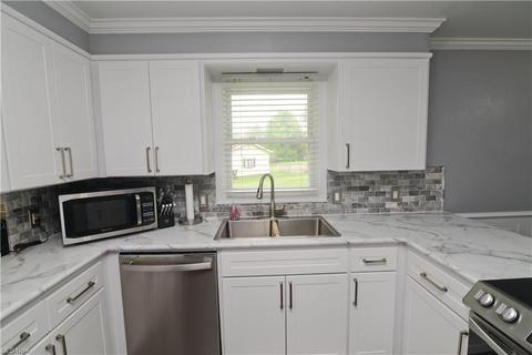 469 Jaronte Dr, Youngstown, OH 44512 photo 10