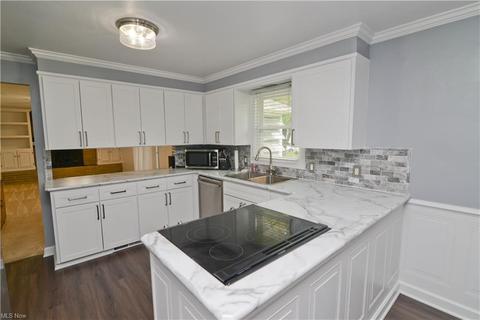 469 Jaronte Dr, Youngstown, OH 44512 photo 9