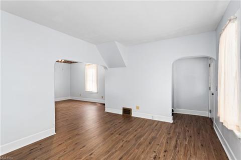 365 Columbus St, Elyria, OH 44035 photo 6
