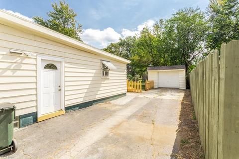 365 Columbus St, Elyria, OH 44035 photo 3