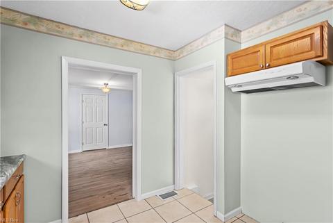 365 Columbus St, Elyria, OH 44035 photo 14