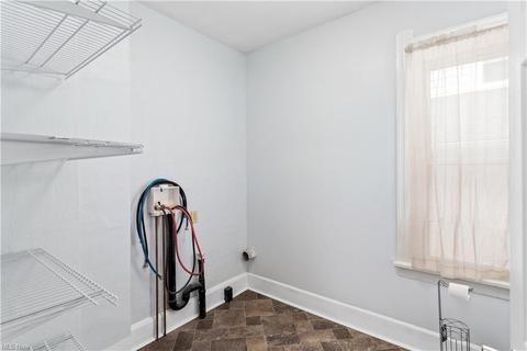 365 Columbus St, Elyria, OH 44035 photo 11