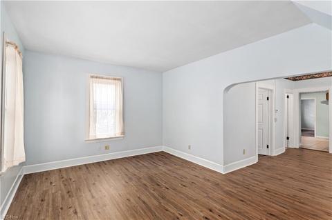 365 Columbus St, Elyria, OH 44035 photo 4