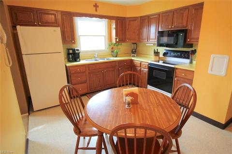 1943 David Ave, Parma, OH 44134 photo 12