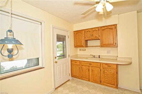 484 E 222nd St, Euclid, OH 44123 photo 16