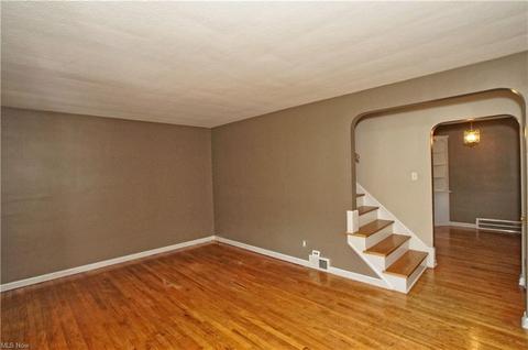 484 E 222nd St, Euclid, OH 44123 photo 10