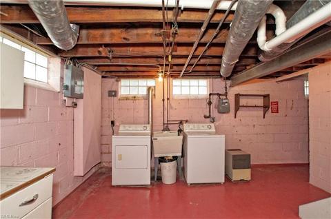 484 E 222nd St, Euclid, OH 44123 photo 13