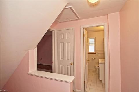 484 E 222nd St, Euclid, OH 44123 photo 23