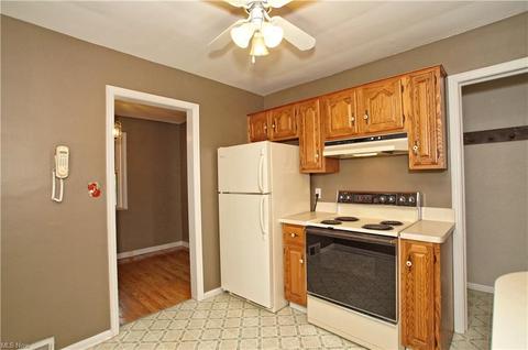 484 E 222nd St, Euclid, OH 44123 photo 6