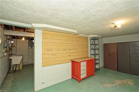 484 E 222nd St, Euclid, OH 44123 photo 27
