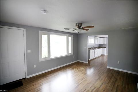 361 Wesley Ave, Elyria, OH 44035 photo 4