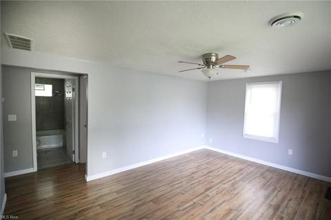 361 Wesley Ave, Elyria, OH 44035 photo 3