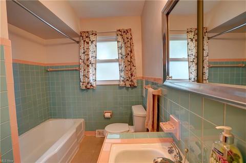 1225 Maple Dr, Parma, OH 44134 photo 28