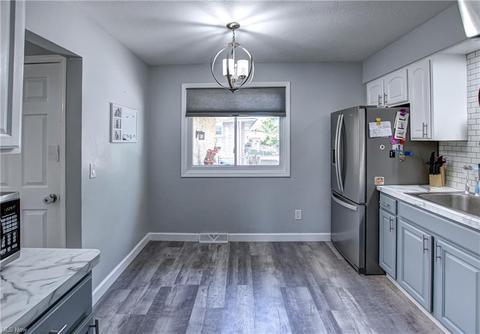 11230 Gross Dr, Parma, OH 44130 photo 5