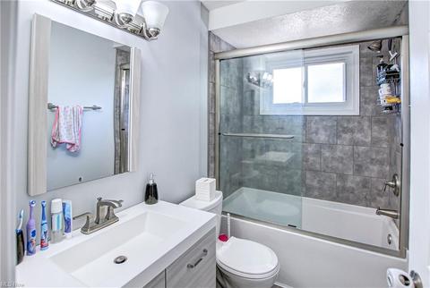 11230 Gross Dr, Parma, OH 44130 photo 20