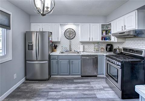 11230 Gross Dr, Parma, OH 44130 photo 4