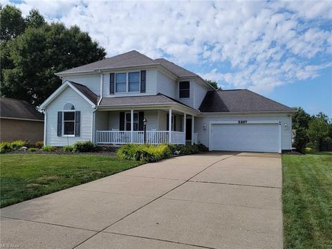 3287 Malory Cir NW, Canton, OH 44708 photo 1