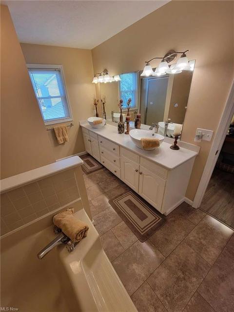 3287 Malory Cir NW, Canton, OH 44708 photo 18