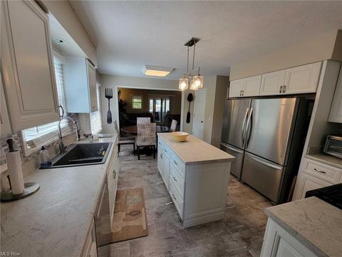 3287 Malory Cir NW, Canton, OH 44708 photo 7