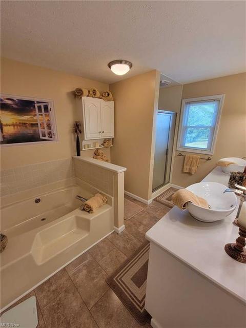 3287 Malory Cir NW, Canton, OH 44708 photo 17