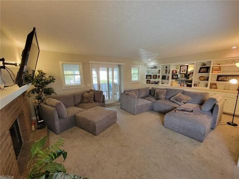 3287 Malory Cir NW, Canton, OH 44708 photo 9