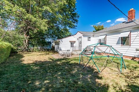 1790 Rush Rd, Wickliffe, OH 44092 photo 4