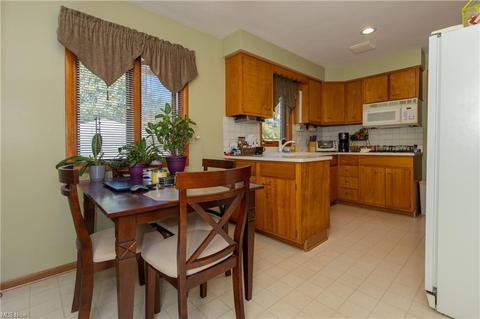 1826 Rush Rd, Wickliffe, OH 44092 photo 3