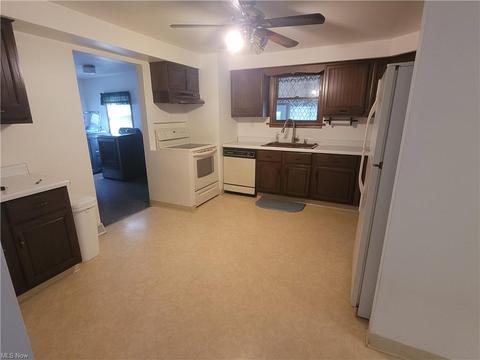 616 Mill St, Conneaut, OH 44030 photo 6