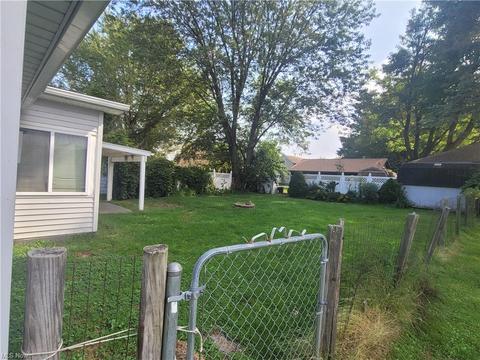 616 Mill St, Conneaut, OH 44030 photo 3