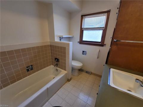 616 Mill St, Conneaut, OH 44030 photo 10